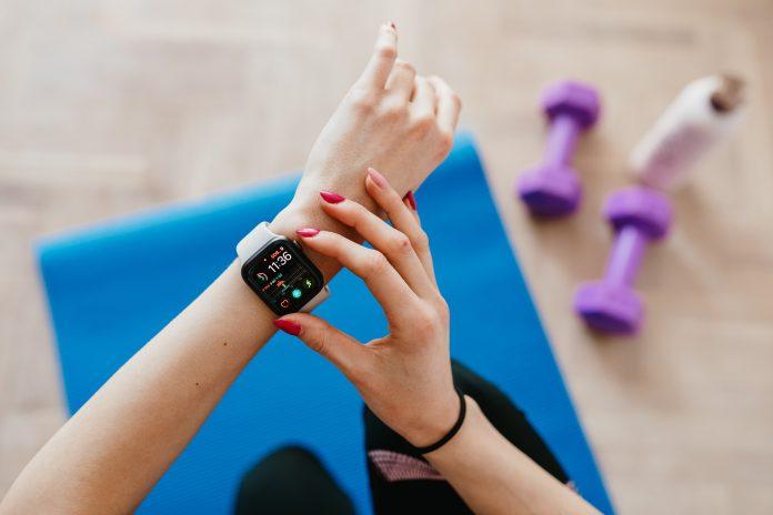 Wearable Fitness Trackers Market