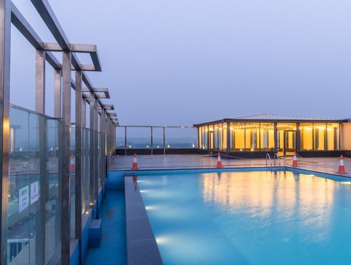 rooftop-pool