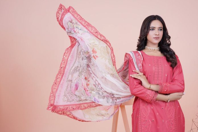 How to Pick the Perfect Printed Lawn Suit How to Pick the Perfect Printed Lawn Suit