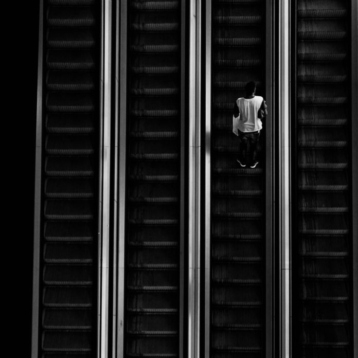 Escalator rubber handrail