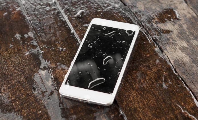 How to Fix a Water-Damaged iPhone: Step-by-Step Guide for Quick Recovery