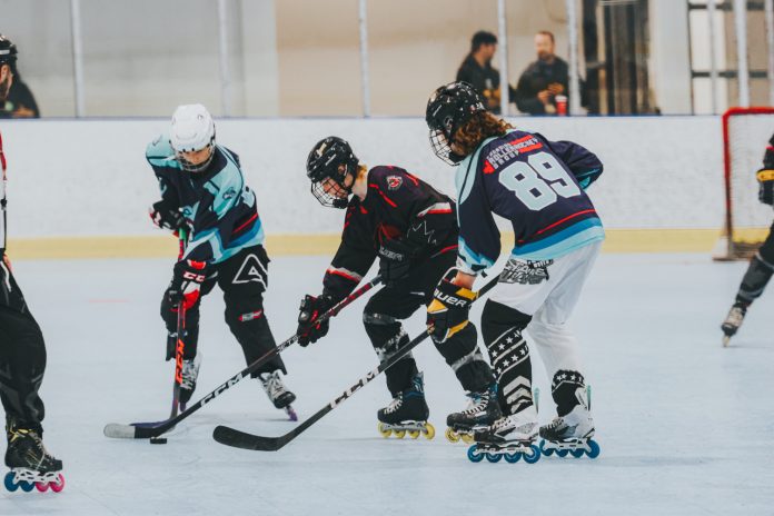5 Ways Hockey Strengthens Community and Builds Lifelong Friendships