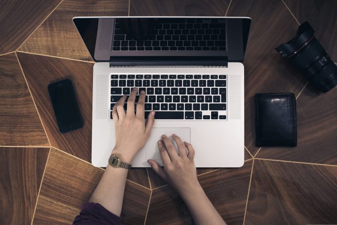 pexels-laptop-1842297 (1)